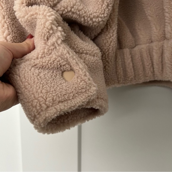 ⭐️C'EST MOI SHERPA CROP JACKET. NWT - Picture 6 of 8